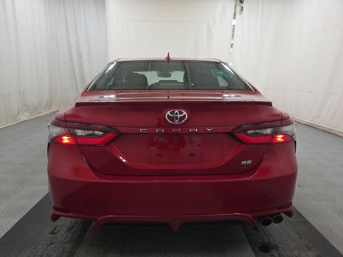 Used 2023 Toyota Camry SE image 4
