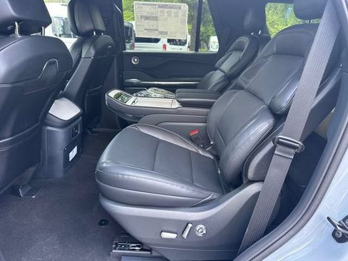 New 2026 Lincoln Navigator Reserve w/ Jet Appearance Package AWD/4WD image 19