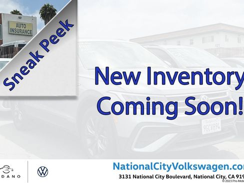 Used 2023 Volkswagen Tiguan SE w/ Panoramic Sunroof Package FWD image 1