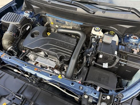 Used 2024 GMC Terrain SLE w/ Driver Convenience Package image 33