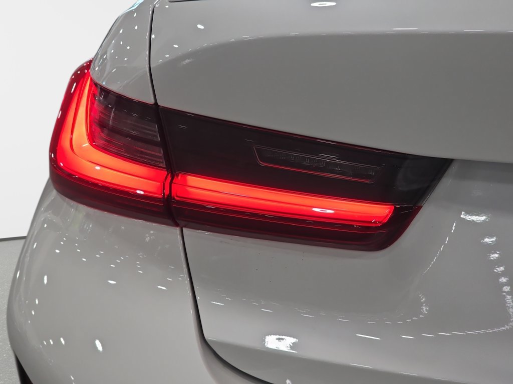 Certified 2023 BMW 330i Sedan w/ M Sport Package RWD image 23