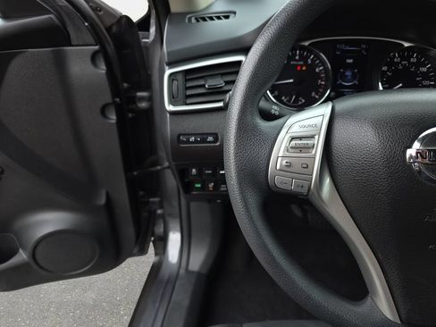 Used 2015 Nissan Rogue SV w/ SV Premium Package AWD/4WD image 18