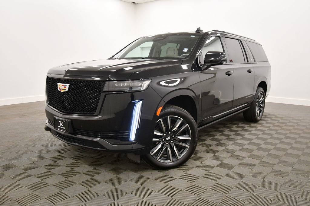 Used 2024 Cadillac Escalade ESV Sport Platinum AWD/4WD image 2