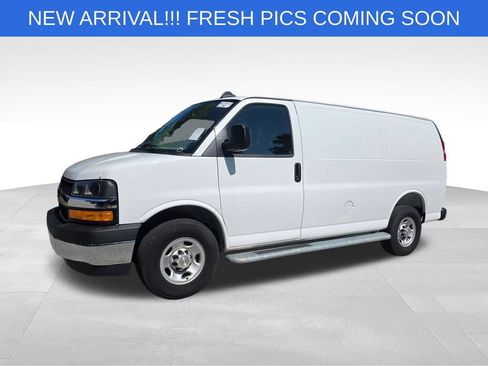 Used 2025 Chevrolet Express 2500 w/ Driver Convenience Package RWD image 2