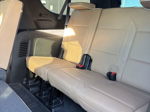Used 2023 Chevrolet Suburban Premier AWD/4WD image 12