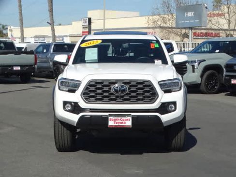 Used 2023 Toyota Tacoma TRD Off-Road w/ TRD Premium Off Road Package image 3