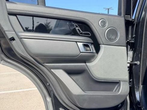 Used 2020 Land Rover Range Rover HSE image 16