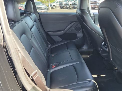 Used 2024 Tesla Model Y Long Range AWD/4WD image 24