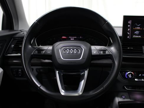 Used 2022 Audi Q5 2.0T Premium w/ Convenience Package AWD/4WD image 12