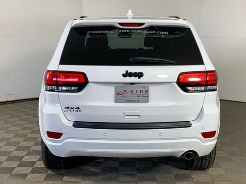 Used 2020 Jeep Grand Cherokee Altitude AWD/4WD image 13
