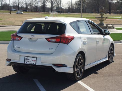 Used 2018 Toyota Corolla iM w/ Carpet Mat Package (TMS) image 12