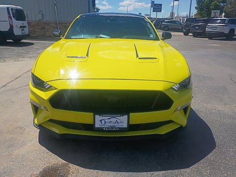 Used 2021 Ford Mustang GT w/ Black Accent Package RWD image 3