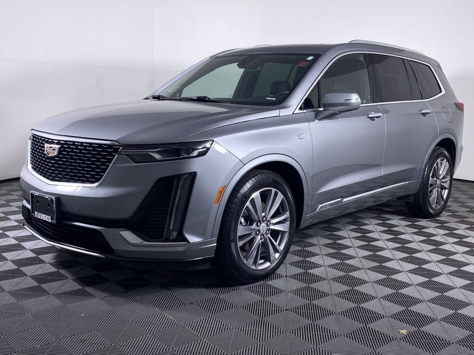 Certified 2025 Cadillac XT6 Premium Luxury FWD image 19