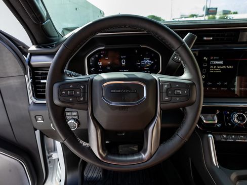 Used 2026 GMC Sierra 3500 Denali Ultimate AWD/4WD image 19