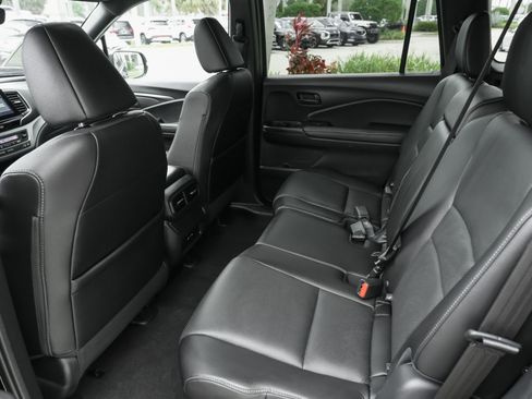 Used 2024 Honda Passport EX-L image 32