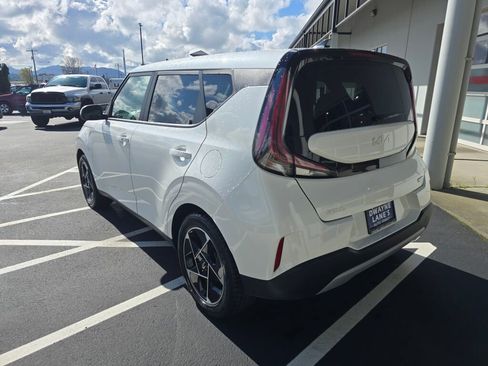 Used 2023 Kia Soul EX image 7