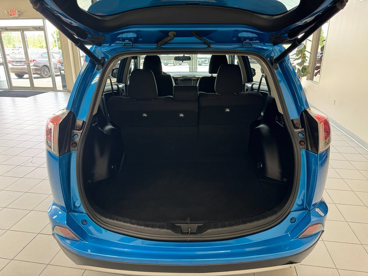 Used 2016 Toyota RAV4 XLE AWD/4WD image 50