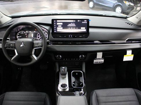 New 2026 Mitsubishi Outlander SE image 20