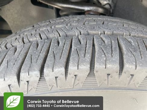 Used 2018 Toyota Tacoma TRD Sport AWD/4WD image 27