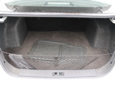 Used 2022 Nissan Versa SV w/ Trunk Package image 28