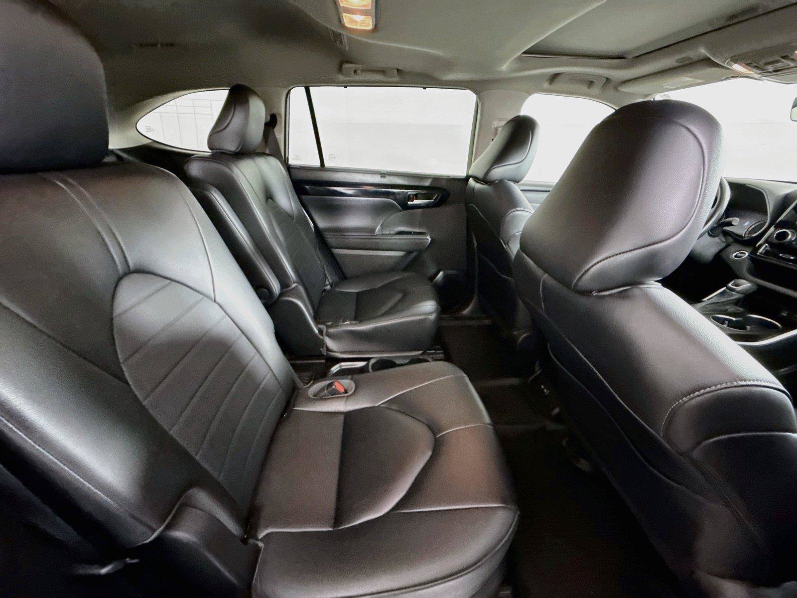 Certified 2023 Toyota Highlander XLE FWD image 44