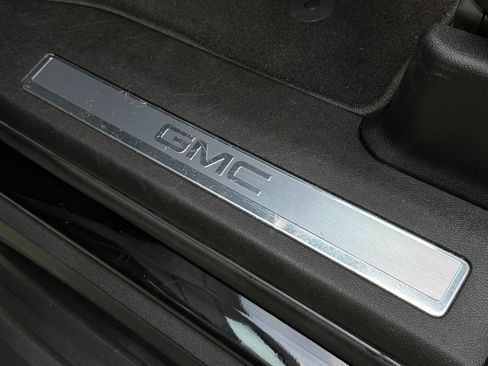 Used 2022 GMC Yukon XL SLT w/ SLT Premium Package AWD/4WD image 99