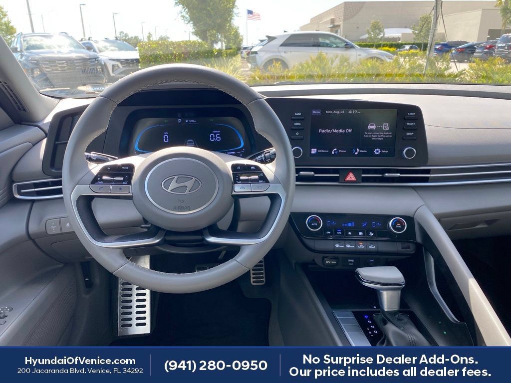 Certified 2026 Hyundai Elantra Sport FWD image 4
