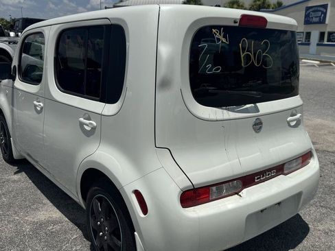 Used 2010 Nissan Cube 1.8 S w/ Interior Designer Pkg FWD image 4