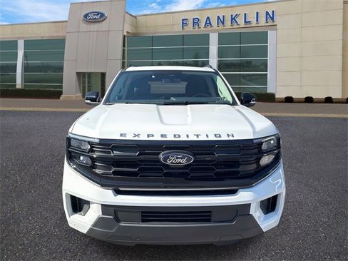 New 2025 Ford Expedition Active image 2