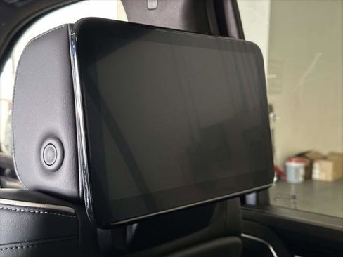 Used 2025 Cadillac Escalade ESV Sport image 19