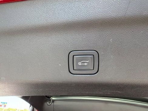 Used 2023 GMC Yukon AT4 w/ AT4 Premium Package image 8