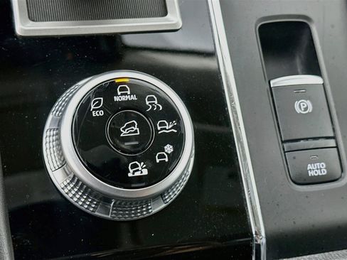 Used 2024 Mitsubishi Outlander SE AWD/4WD image 26