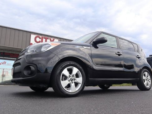 Used 2018 Kia Soul FWD image 14