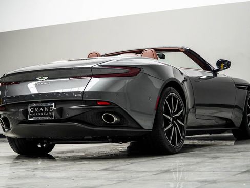 Used 2019 Aston Martin DB11 Volante RWD image 16