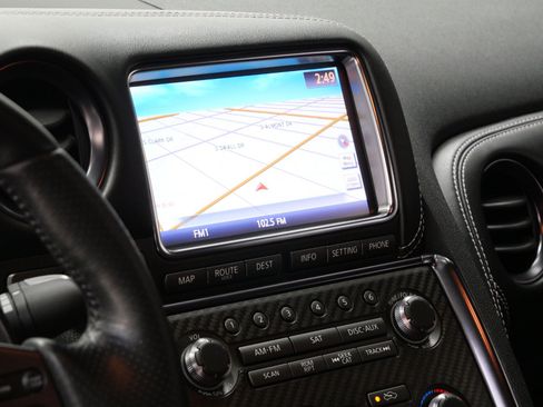 Used 2015 Nissan GT-R Premium AWD/4WD image 17