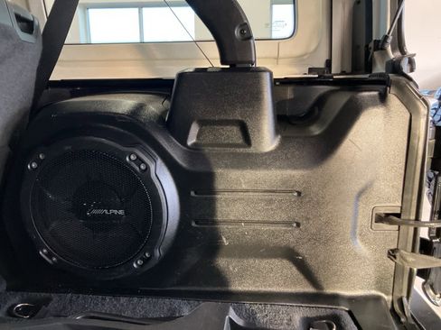 Used 2021 Jeep Wrangler Unlimited Rubicon w/ Uconnect 4C Nav & Sound Group image 29