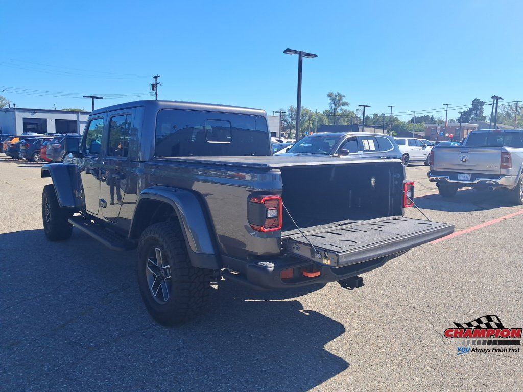 Used 2025 Jeep Gladiator Mojave AWD/4WD image 14