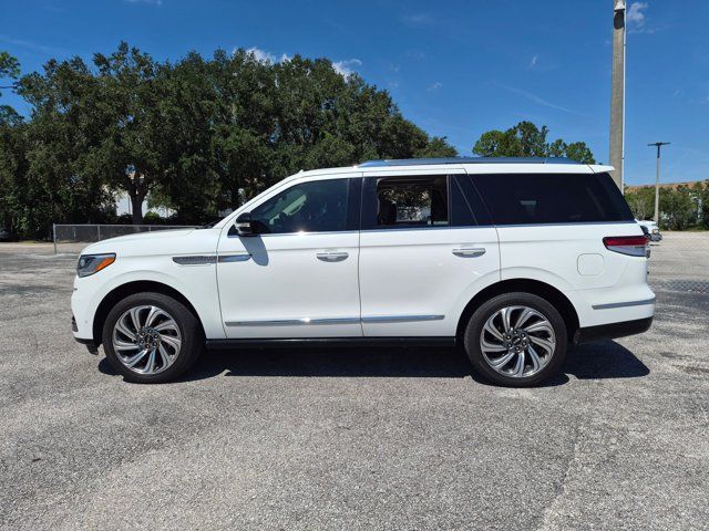 Used 2023 Lincoln Navigator Reserve AWD/4WD image 8