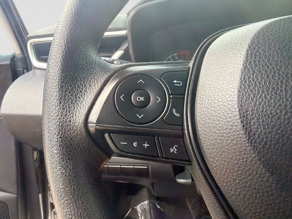 Used 2022 Toyota Corolla LE FWD image 29