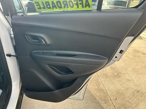 Used 2018 Chevrolet Trax LT w/ Redline Edition image 15