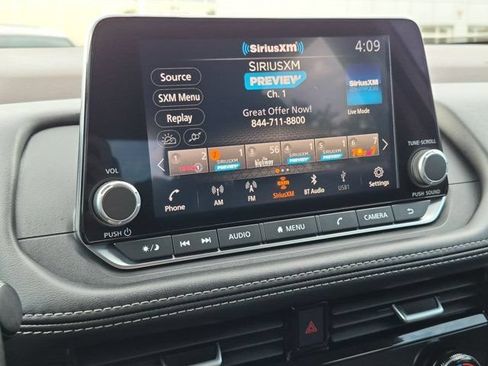Used 2022 Nissan Rogue SV AWD/4WD image 11