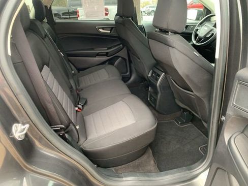 Used 2020 Ford Edge SE image 25