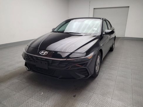 Used 2025 Hyundai Elantra SE image 15