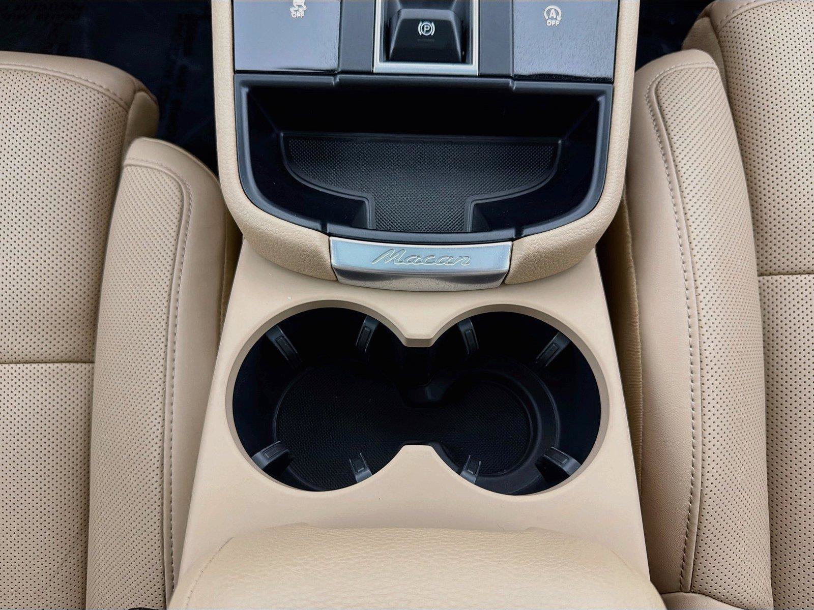 Certified 2026 Porsche Macan AWD/4WD image 22