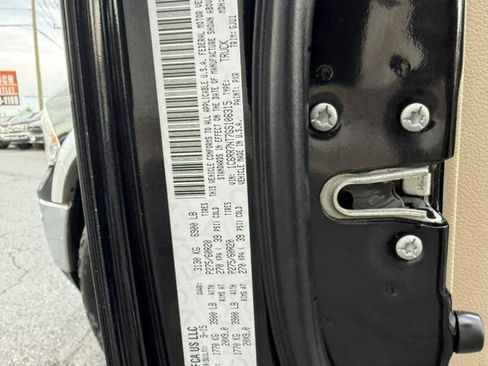 Used 2016 RAM 1500 Laramie w/ Convenience Group image 40