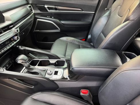 Used 2023 Kia Telluride S FWD image 12