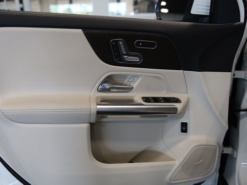 Used 2024 Mercedes-Benz GLA 250 4MATIC image 14