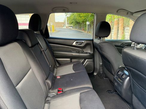 Used 2018 Nissan Pathfinder S image 22