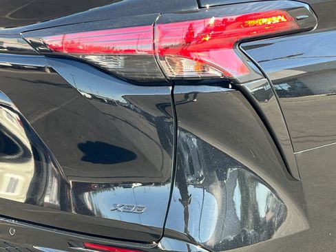 Used 2025 Toyota Sienna XSE w/ XSE Plus Package FWD image 28