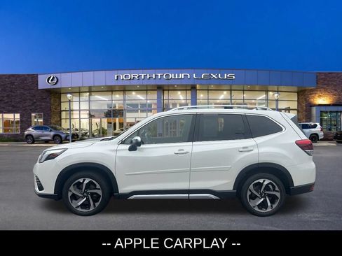 Used 2022 Subaru Forester Touring AWD/4WD image 2